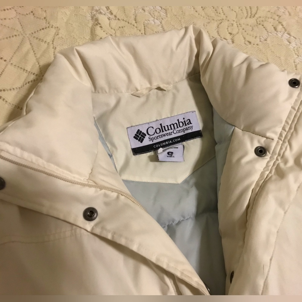 Women’s Columbia Down Jacket with Detachable Hood - Picture 12 of 16
